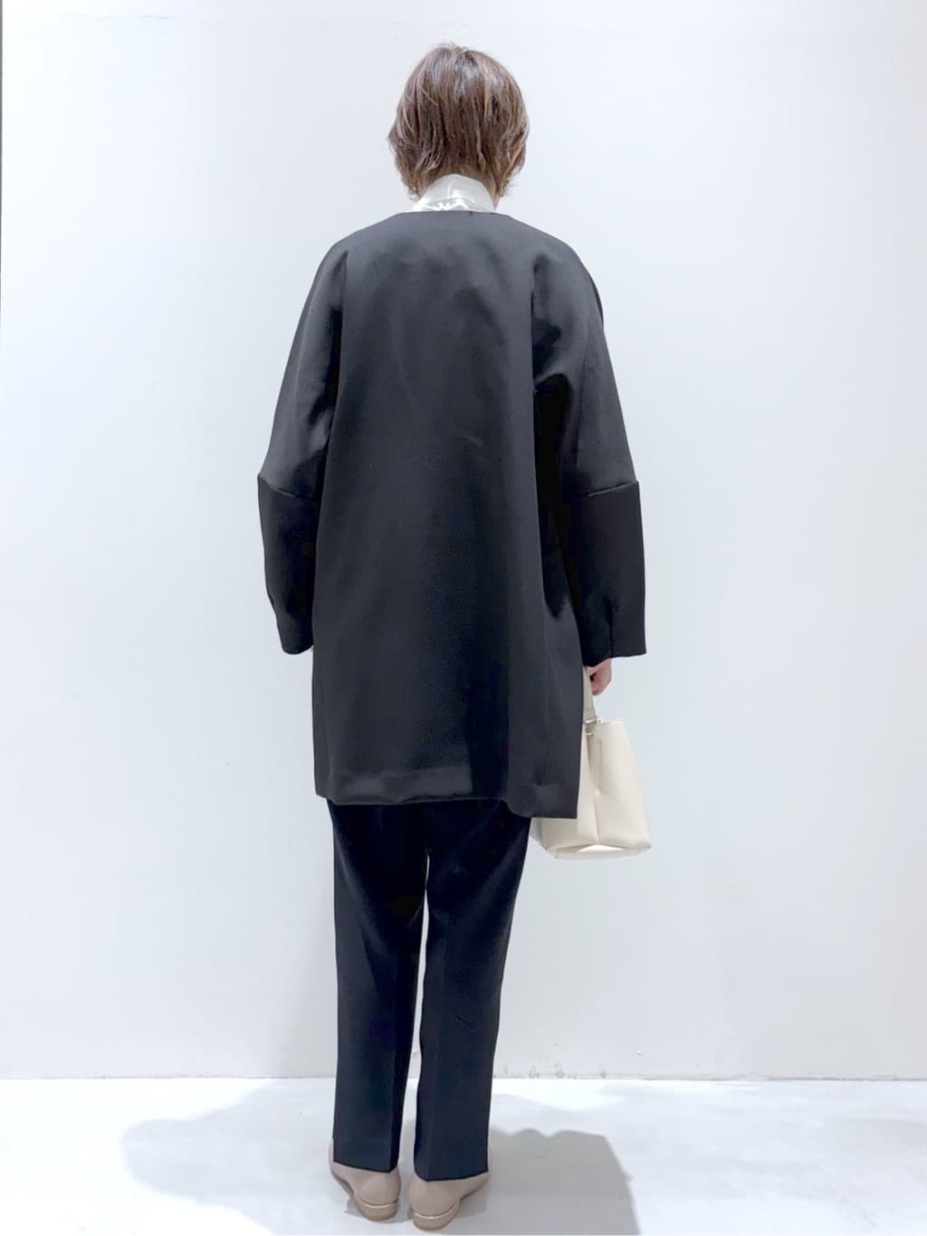 こじさんの「OPAQUE.CLIP｜フォルムスリーブミドルコート【洗濯機OK】」を使ったコーディネート