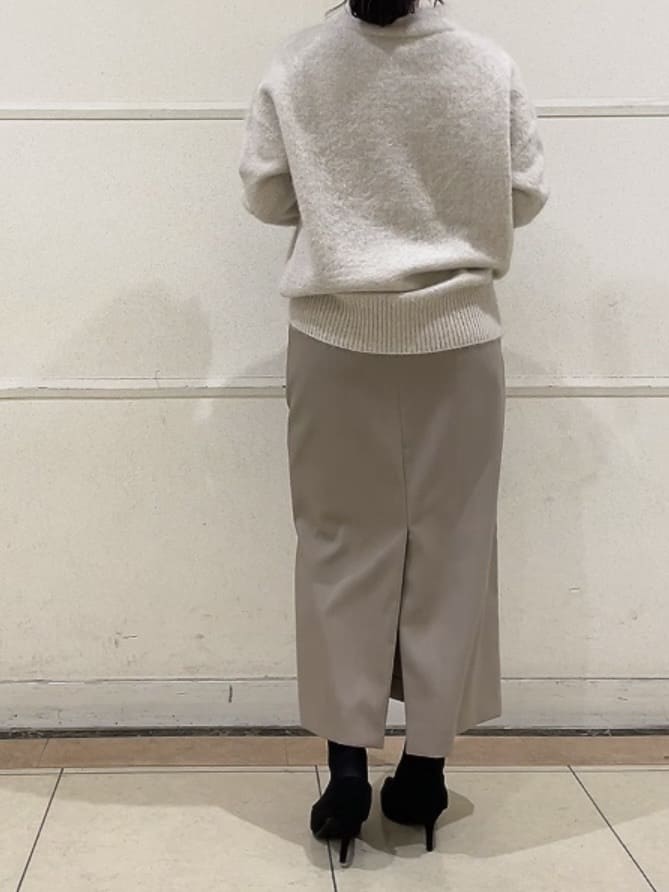watanabeさんの「UNTITLED｜【大人な品格/ふわふわニット】フォックスカシミヤ コクーンニット」を使ったコーディネート