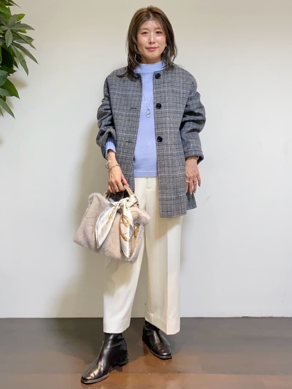 tomoさんの「UNTITLED｜【ウール100%/ウエスト後ろゴム】 クロップドワイドパンツ」を使ったコーディネート