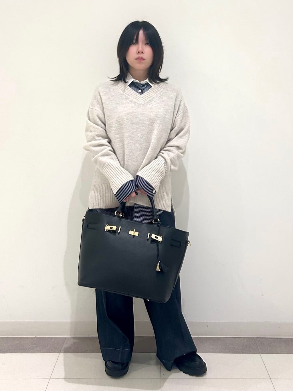 とりみさんの「DRESSTERIOR｜ARTESANOS（アルテサノス）【別注】金具付きローファー」を使ったコーディネート