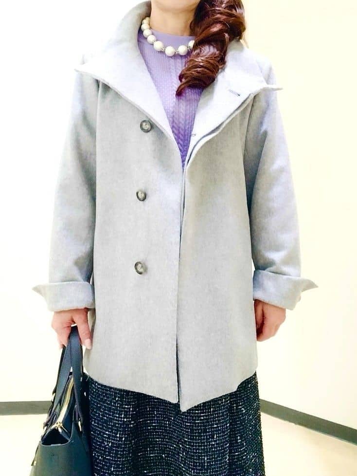 花さんの「Reflect｜【SS-4Lサイズ／衿が顔に当たらない◎】スタンドネックミドルコート」を使ったコーディネート