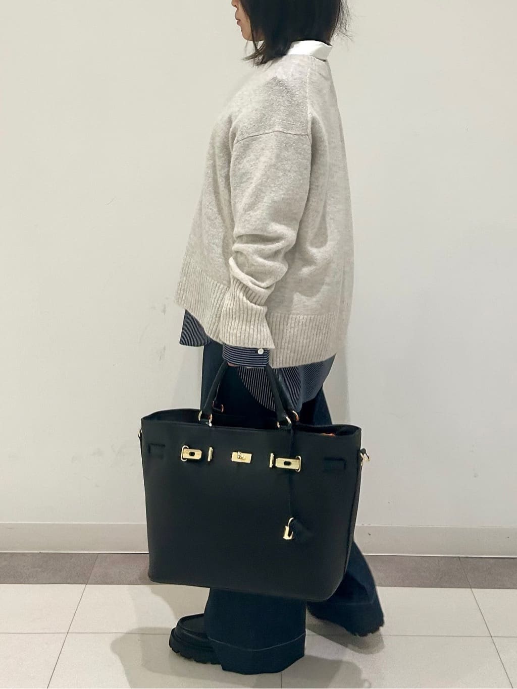 とりみさんの「DRESSTERIOR｜ARTESANOS（アルテサノス）【別注】金具付きローファー」を使ったコーディネート