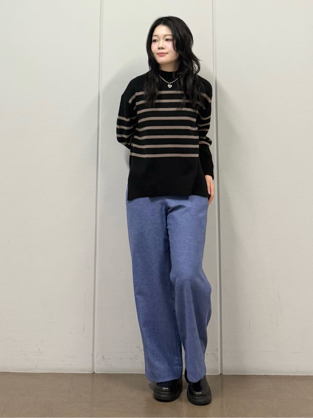 mizukiさんの「INDIVI｜【名品／撥水／抗菌防臭】ロング丈リサイクルダウンコート」を使ったコーディネート