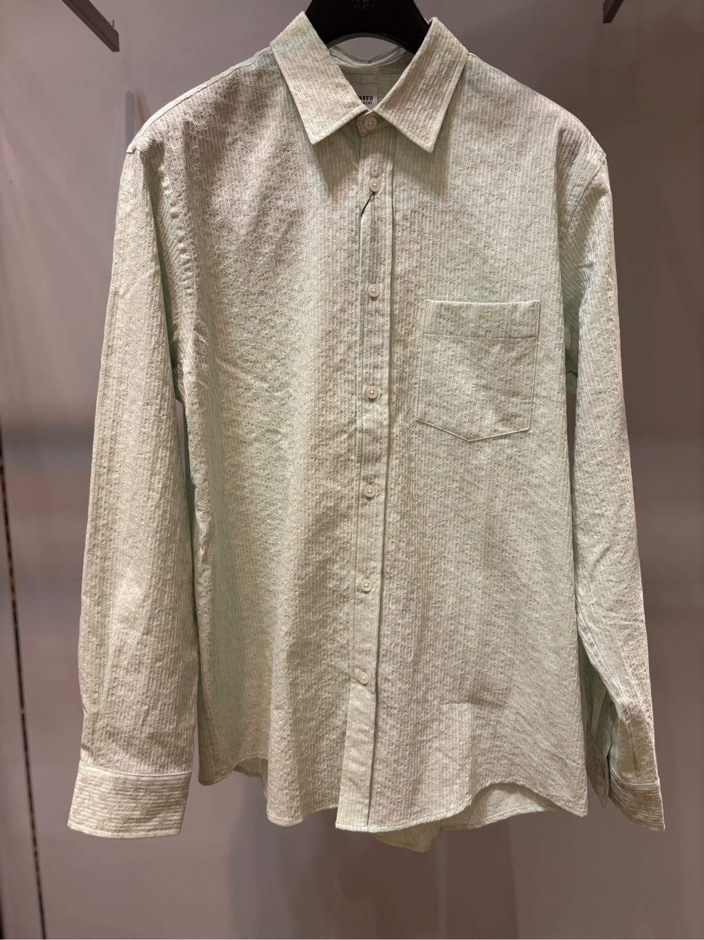 ヒナさんの「TAKEO KIKUCHI｜播州 ドビーストライプ フラワーシャツ」を使ったコーディネート