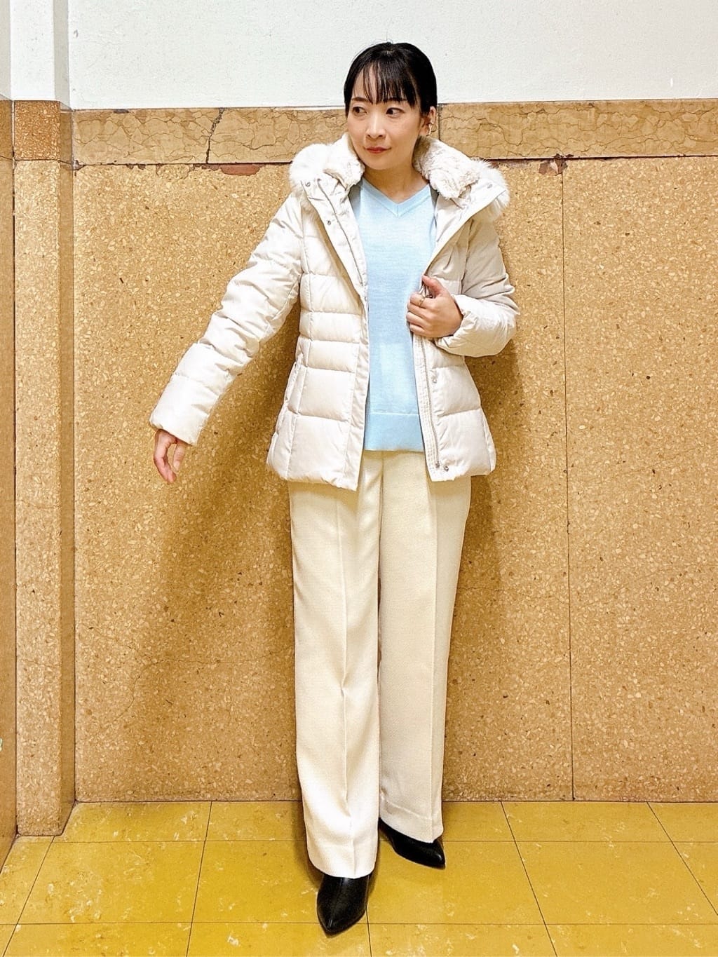 hattoriさんの「INDIVI｜【名品／撥水／抗菌防臭】ショート丈リサイクルダウンコート」を使ったコーディネート