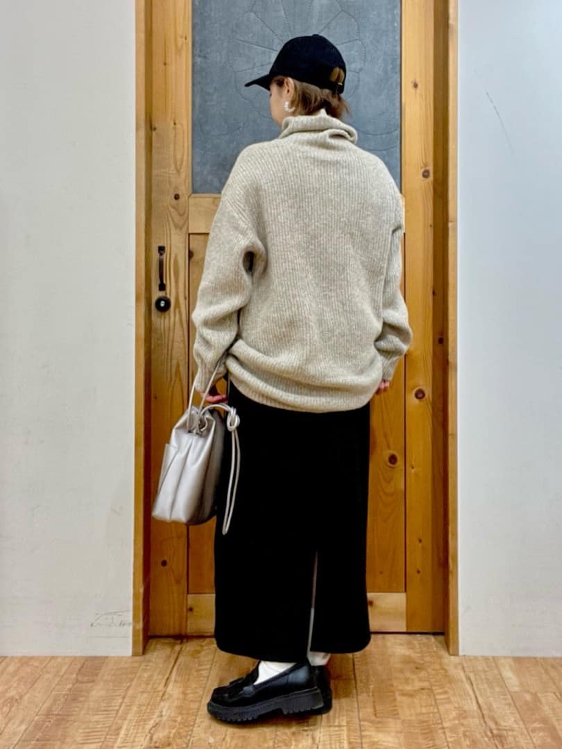 ゆみさんの「SHOO･LA･RUE｜【洗濯機可/S-LL/体型カバー】女性らしい美シルエット チュニックニットワンピース」を使ったコーディネート