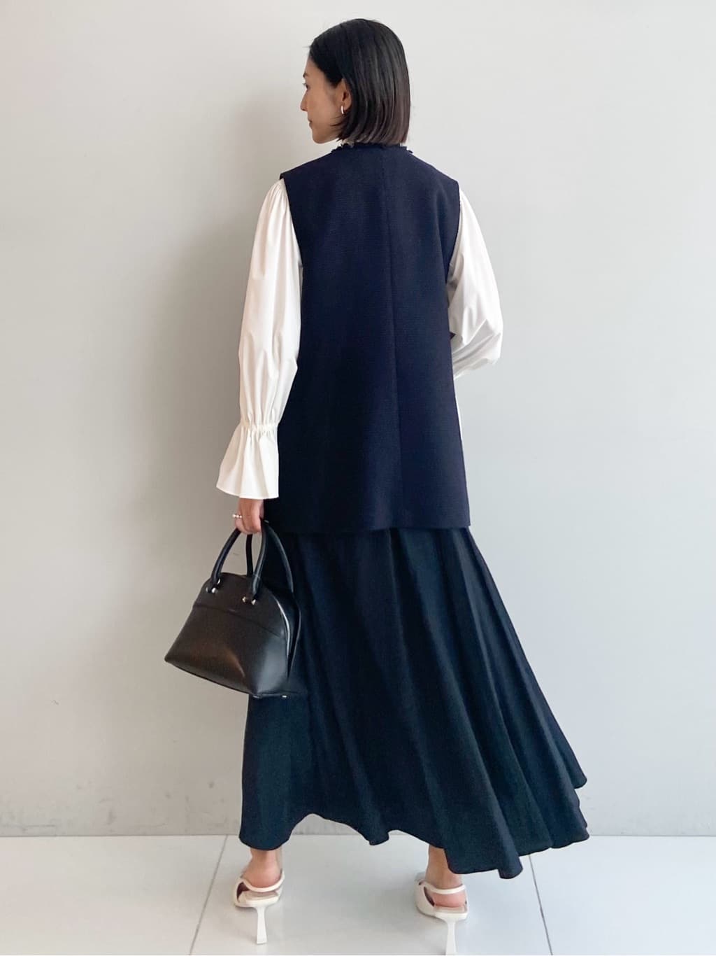 AYAさんの「UNTITLED｜【オンオフ使える】スラブツイード ジレ」を使ったコーディネート