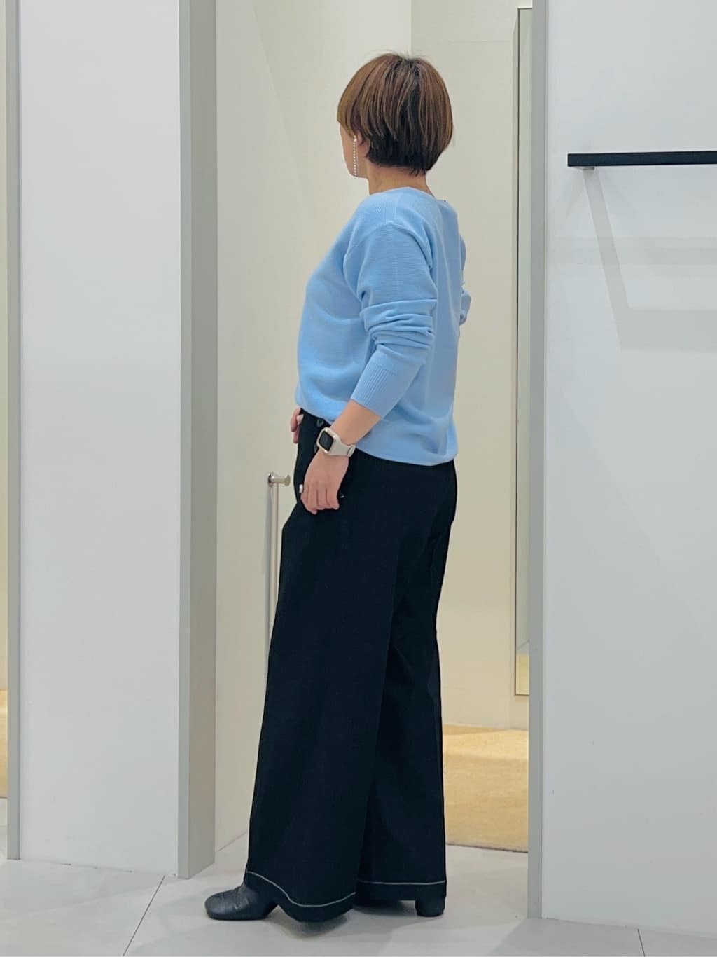 タナさんの「THE SHOP TK｜【S-XLサイズ/上品見えが叶う】Vネックニット/洗濯機OK」を使ったコーディネート