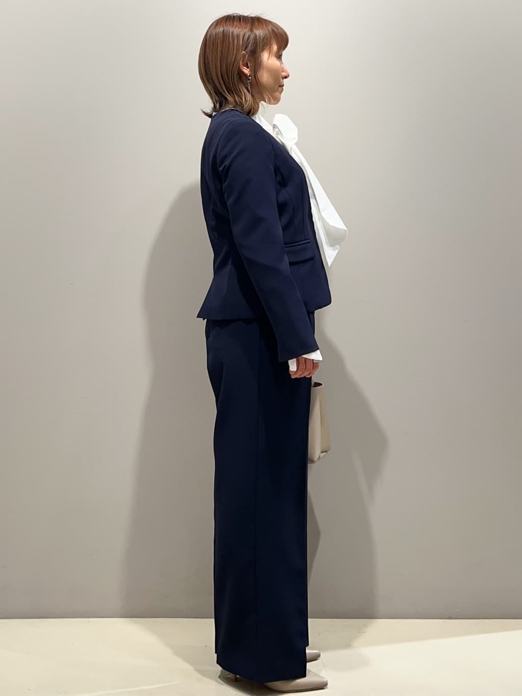 miyuさんの「OPAQUE.CLIP｜《通勤／セットアップ対応》 パイピングVネックジャケット【洗濯機OK】」を使ったコーディネート