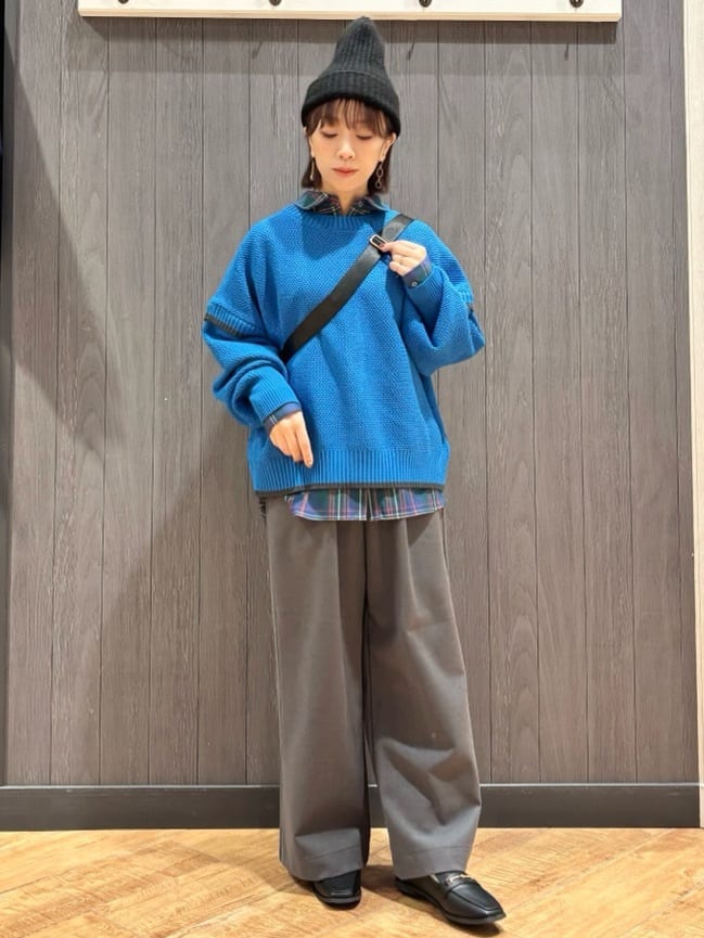 meiさんの「SHOO･LA･RUE｜【前後2WAY/S-LL】体型カバーもこなれ見えも叶う　ふんわりお袖の配色パイピングニット」を使ったコーディネート