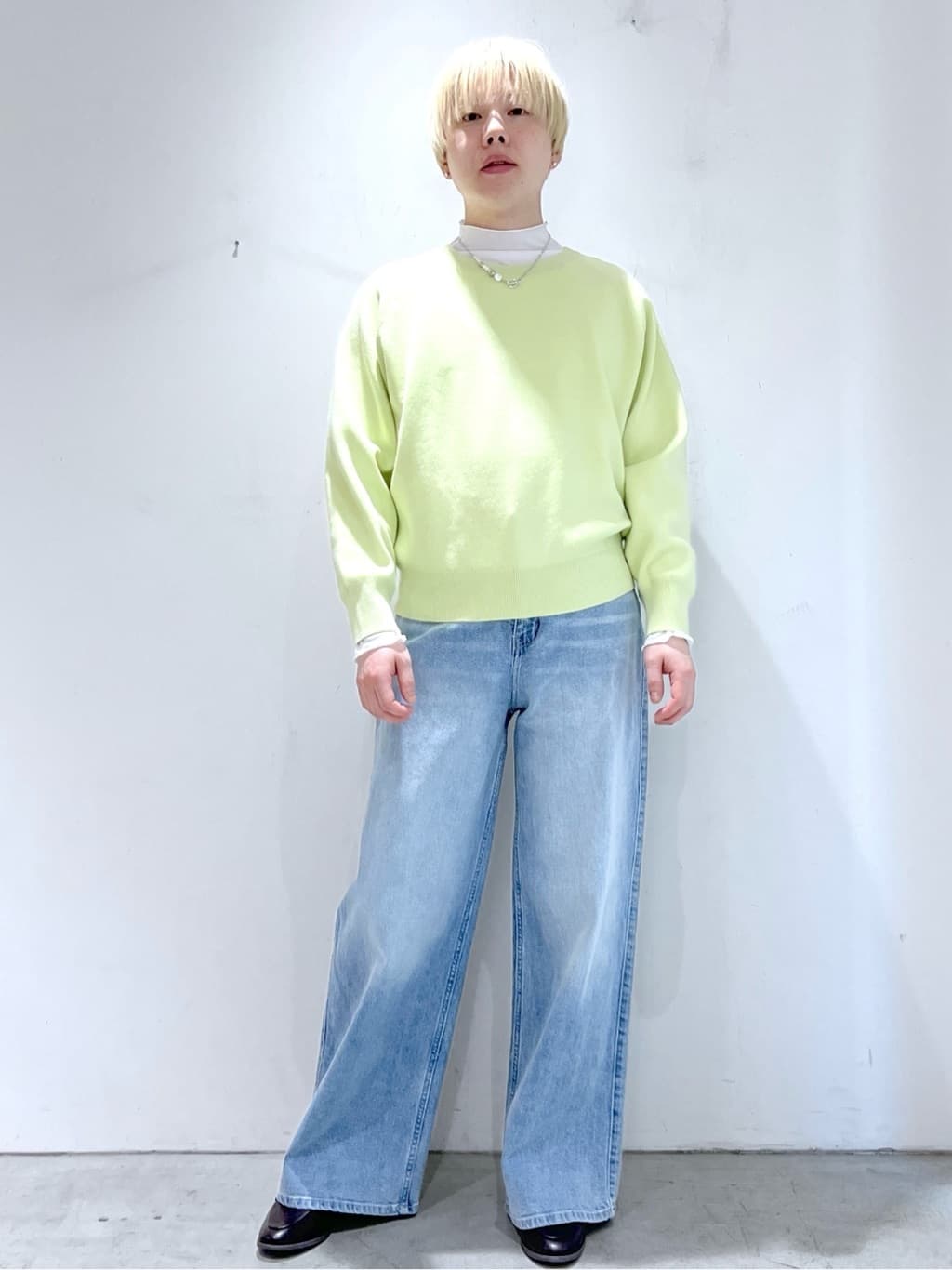 JINさんの「OPAQUE.CLIP｜シアーハイネックトップス【洗濯機OK】」を使ったコーディネート