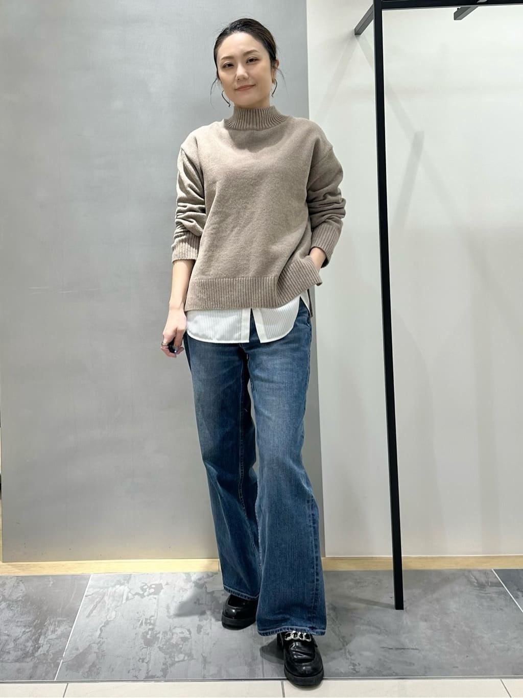 MAIさんの「INDIVI｜【カシミヤ混】ミドルゲージ ハイネックニット」を使ったコーディネート