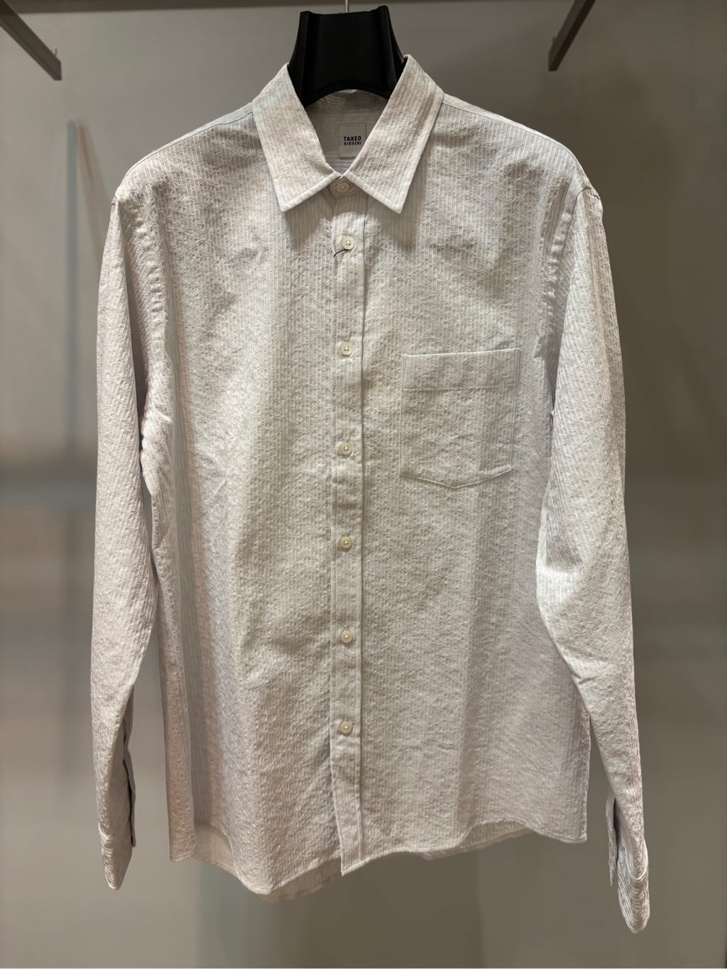 ヒナさんの「TAKEO KIKUCHI｜播州 ドビーストライプ フラワーシャツ」を使ったコーディネート