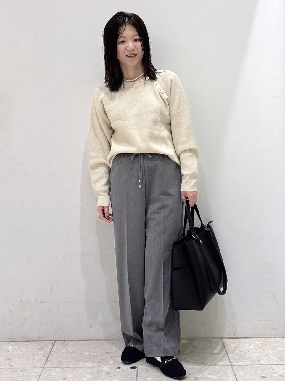 mameさんの「OPAQUE.CLIP｜撥水フードミドルダウンコート【防風／抗菌防臭／洗濯機OK】《S～LL》」を使ったコーディネート
