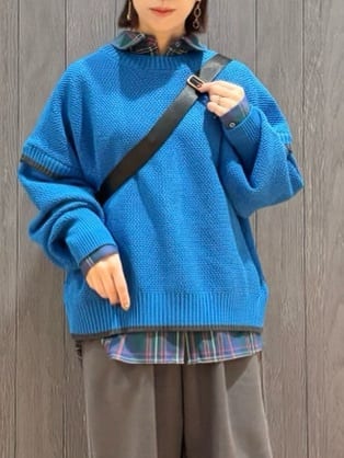 meiさんの「SHOO･LA･RUE｜【前後2WAY/S-LL】体型カバーもこなれ見えも叶う　ふんわりお袖の配色パイピングニット」を使ったコーディネート