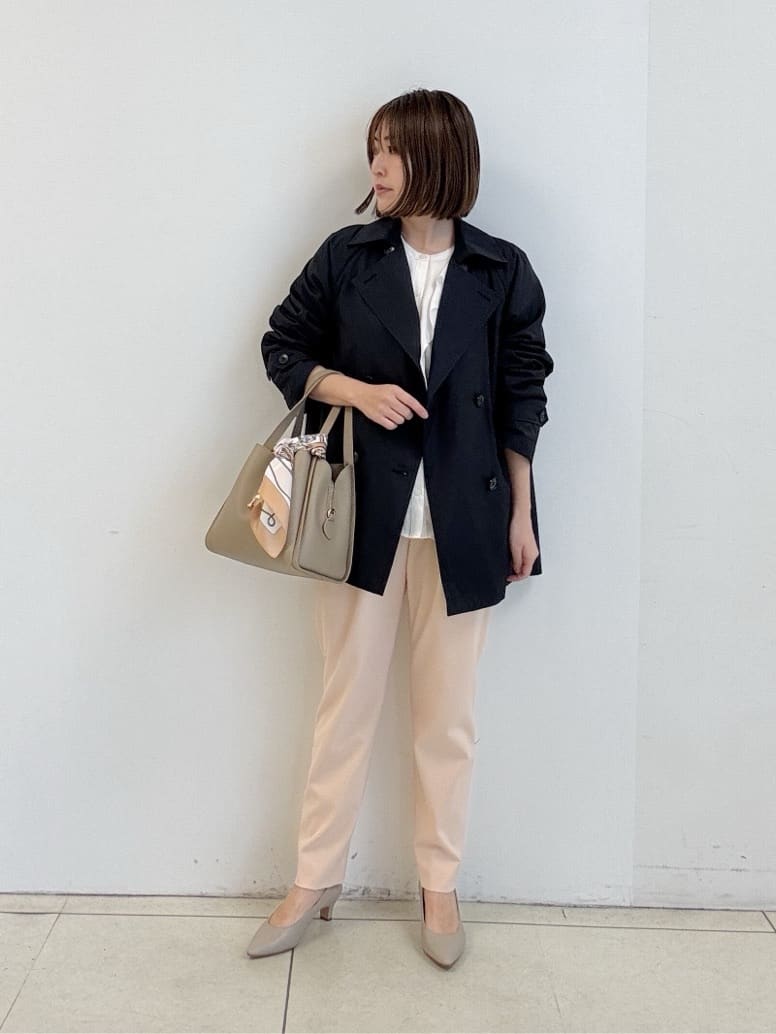 yoshiyaさんの「INDIVI｜【撥水／UVケア／2WAY】超軽量ライナー付ライトトレンチコート」を使ったコーディネート