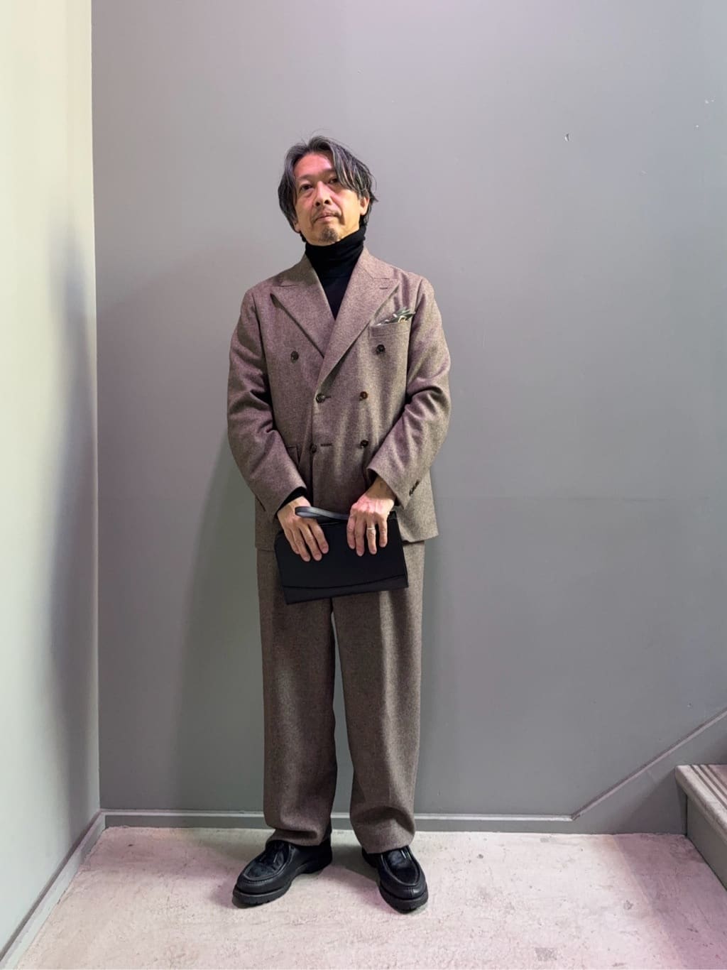 デザイナーTAKEman さんの「TAKEO KIKUCHI｜【Sサイズ～】ナチュラルツイルスラックス」を使ったコーディネート