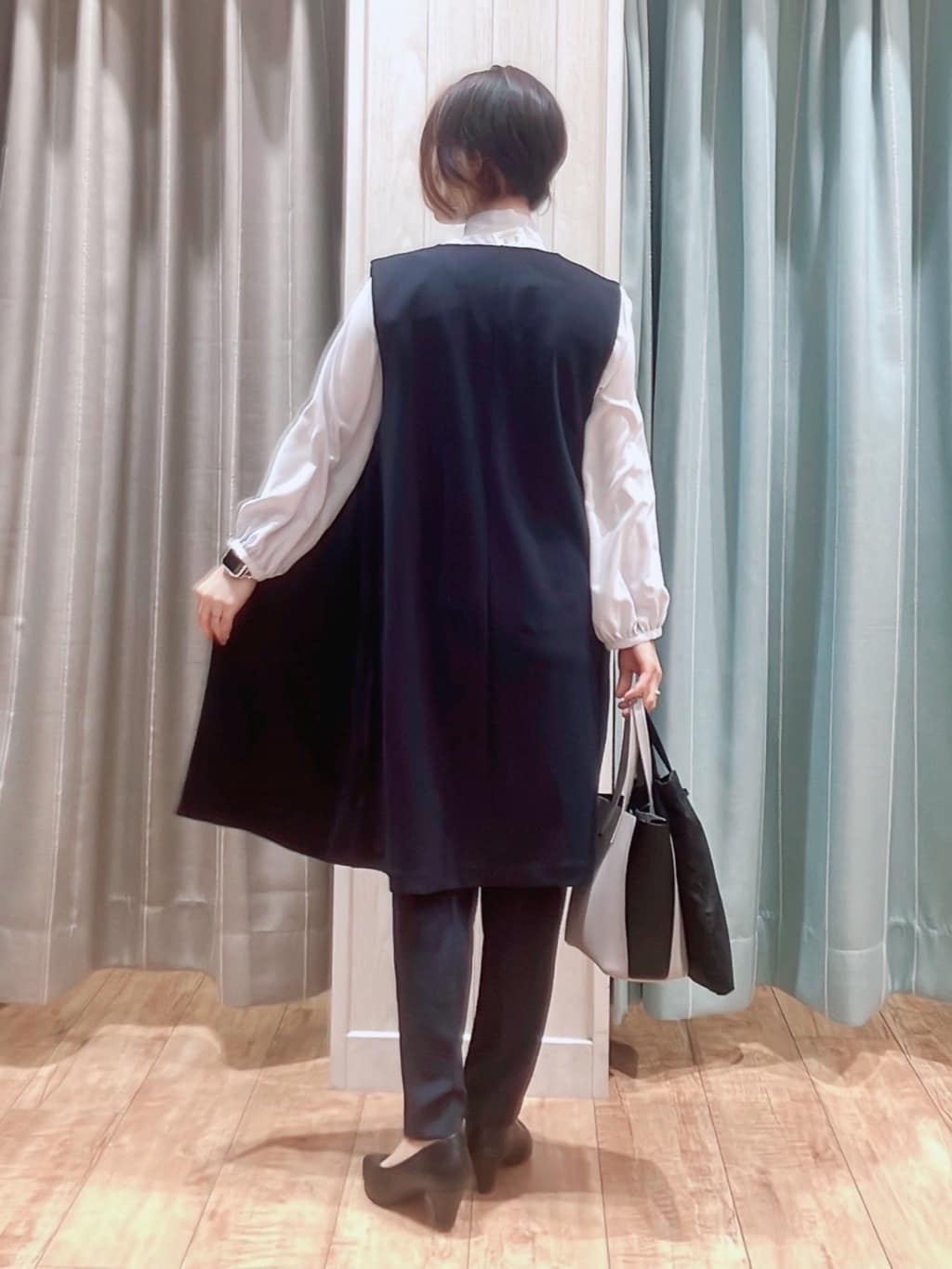 aaamiさんの「SHOO･LA･RUE｜【洗濯機可/セットアップ可/S-3L】きちんと楽に。カットジョーゼット ロングジレ」を使ったコーディネート