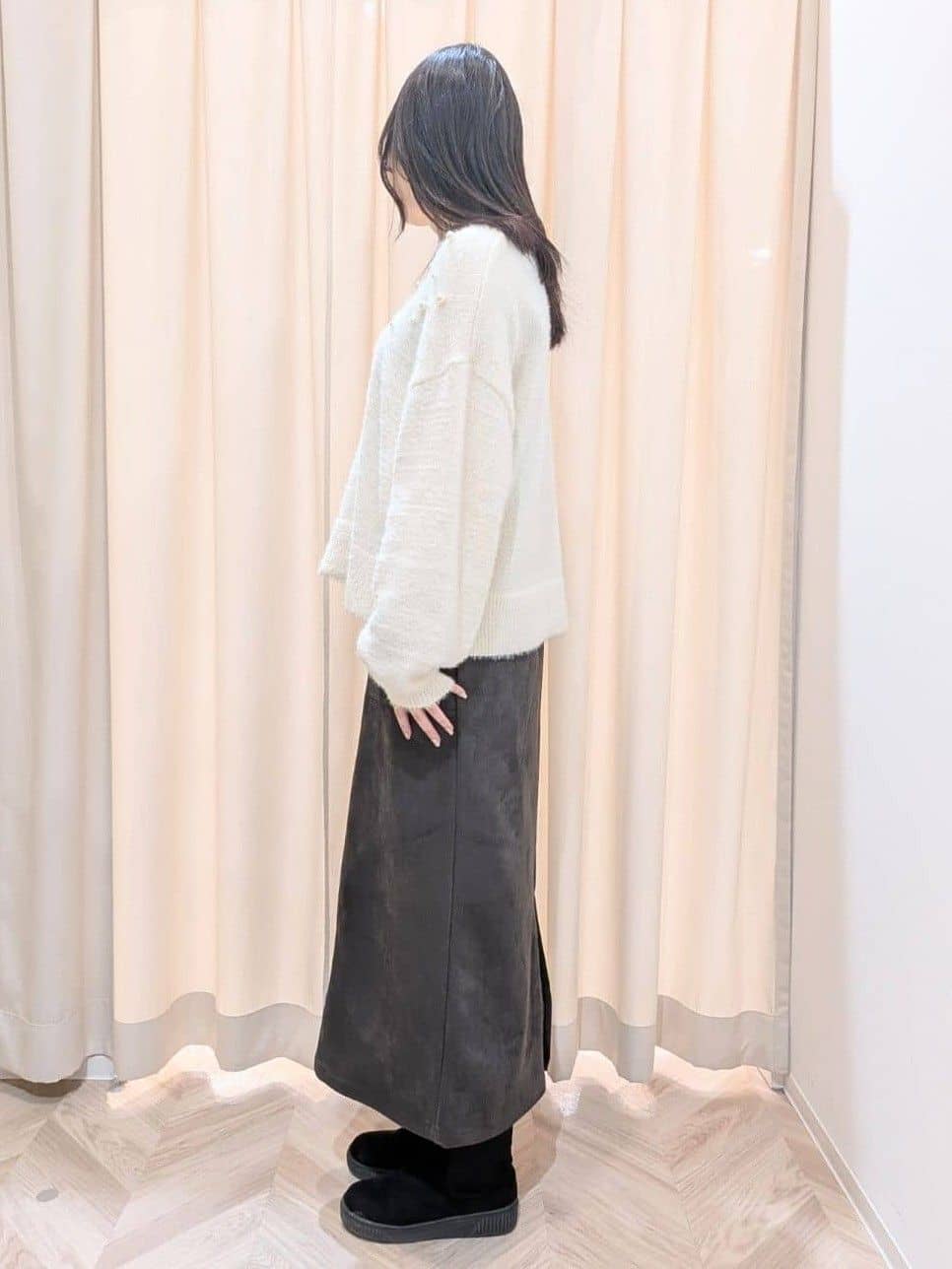 hinaさんの「SHOO･LA･RUE｜大人きらめく ふわふわパール調ニット」を使ったコーディネート