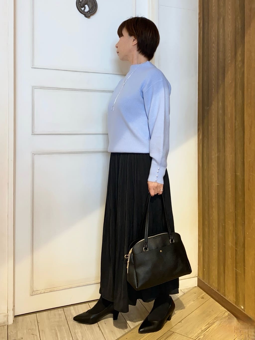 WAさんの「SHOO･LA･RUE｜【洗濯機可/着丈選べる】オンにもオフにも 軽やかプリーツスカート」を使ったコーディネート