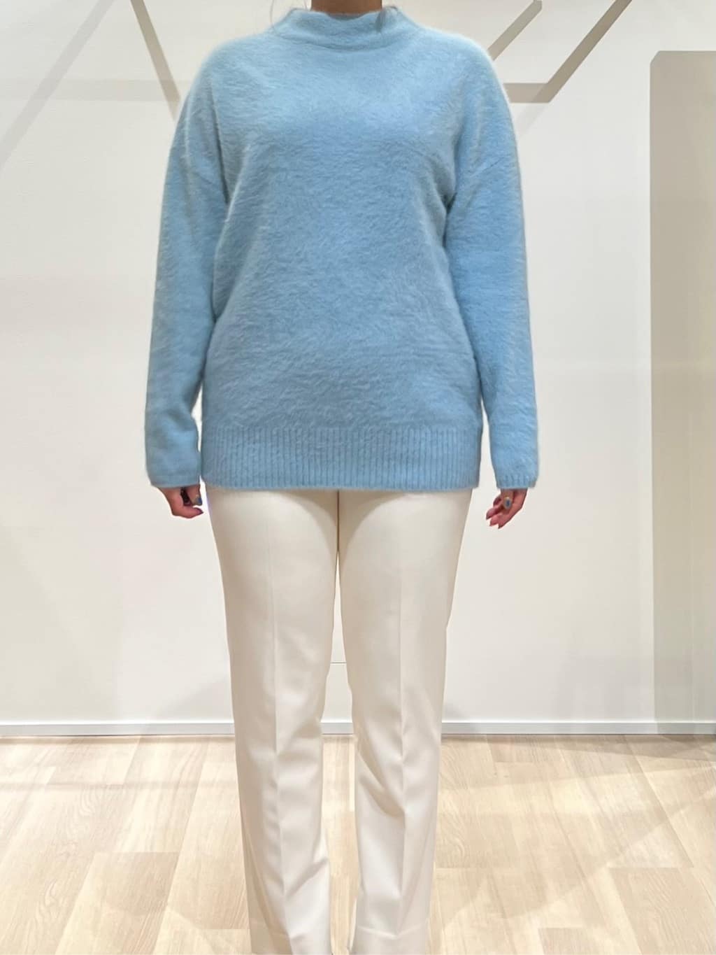 TOMOMIさんの「UNTITLED｜【大人な品格/ふわふわニット】フォックスカシミヤ コクーンニット」を使ったコーディネート