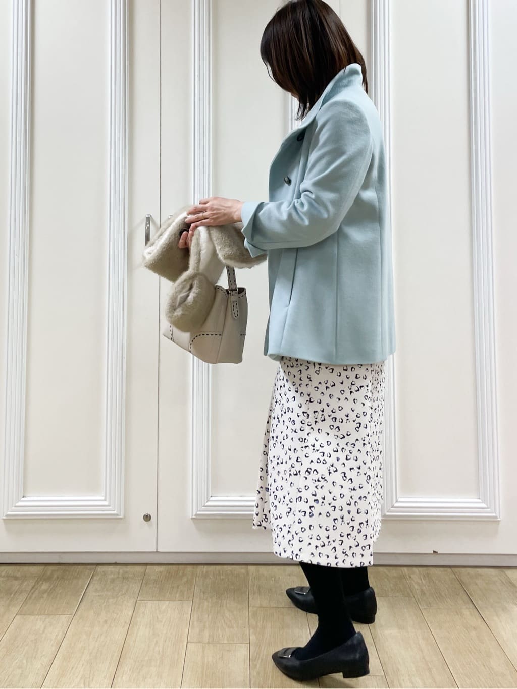 めいさんの「Reflect｜【SS-4Lサイズ／衿が顔に当たらない◎】スタンドネックミドルコート」を使ったコーディネート