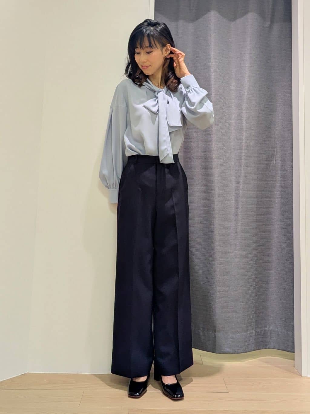 miiさんの「INDIVI｜【洗える／通勤／スーツ】メランジストレッチ ワイドパンツ」を使ったコーディネート