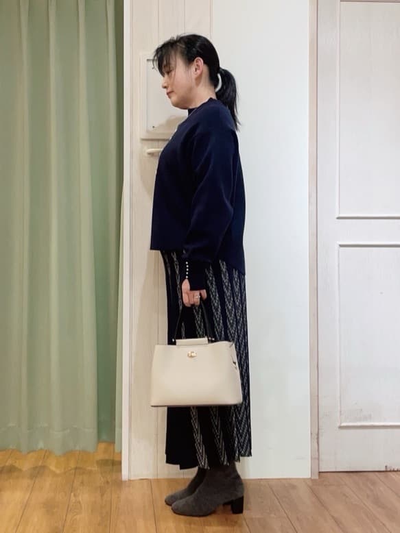 ke-yさんの「SHOO･LA･RUE｜【洗濯機可/セットアップ可/インせず着られる】もちもち裾ラウンドニット」を使ったコーディネート