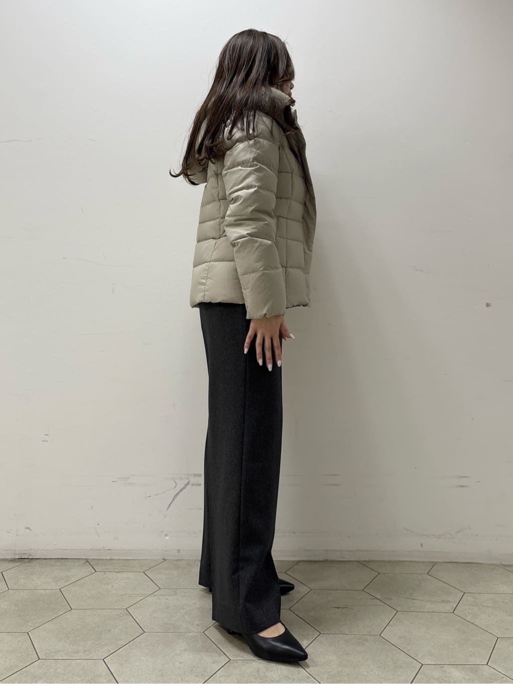 kahoさんの「INDIVI｜【名品／撥水／抗菌防臭】ショート丈リサイクルダウンコート」を使ったコーディネート