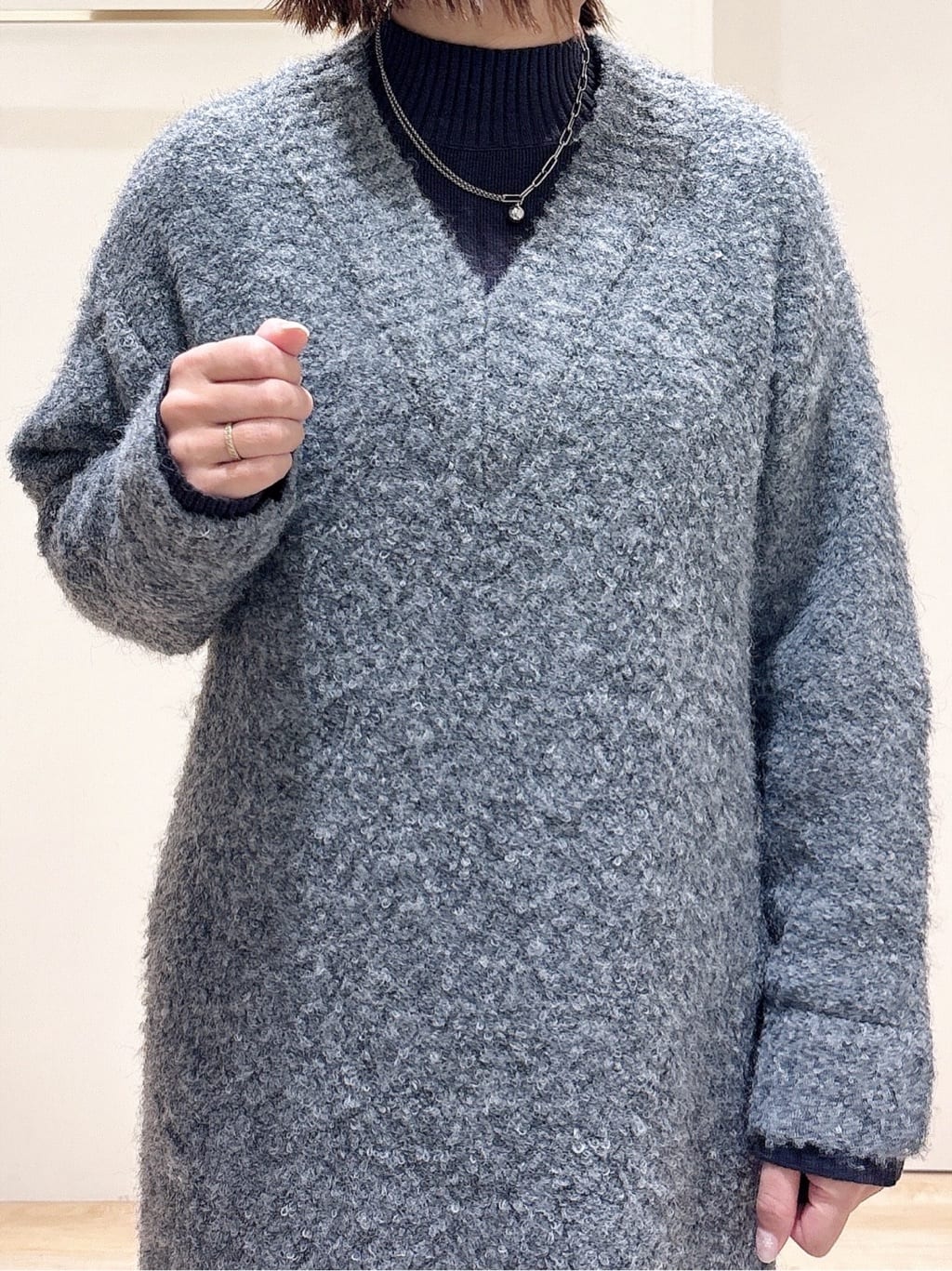 MIYUさんの「grove｜一枚でレイヤードコーデ完成！ブークレーニットワンピース」を使ったコーディネート