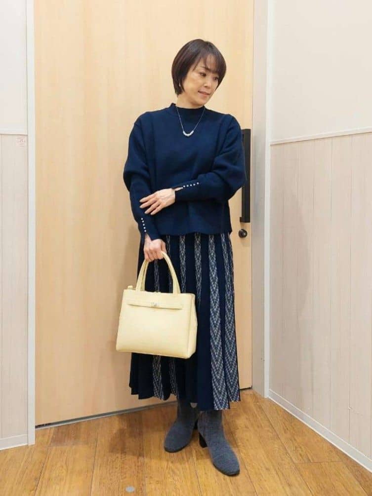 Kさんの「SHOO･LA･RUE｜【洗濯機可/セットアップ可/インせず着られる】もちもち裾ラウンドニット」を使ったコーディネート