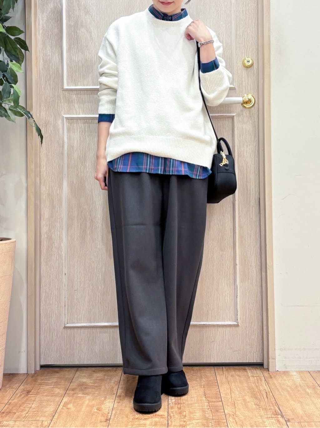 なみさんの「SHOO･LA･RUE｜【洗濯機可/S-LL】程よい抜け感 大人のチェックシャツ」を使ったコーディネート