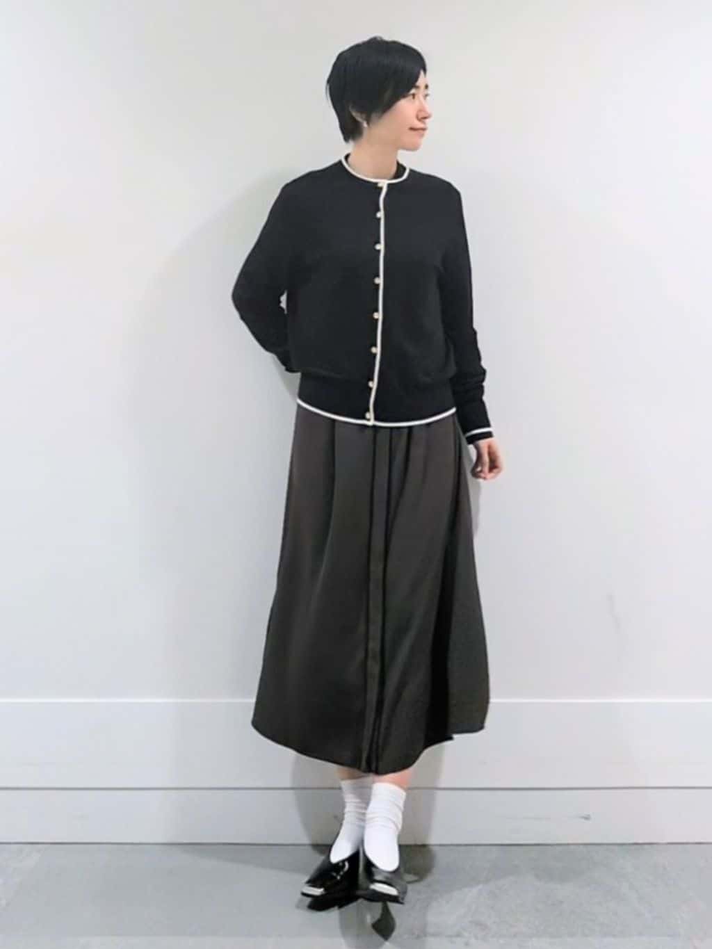 ミズタさんの「UNTITLED｜【アンサンブル可/洗える】ウォームスパン カーディガン」を使ったコーディネート