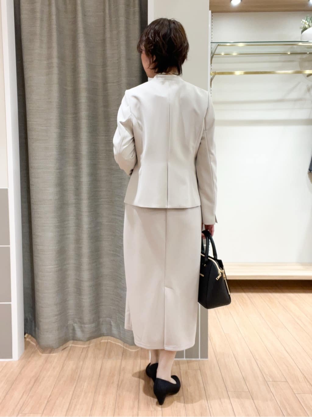 ヨッコさんの「grove｜【マシンウォッシュ／防シワ/SS-3L】ストレッチノーカラージャケット」を使ったコーディネート