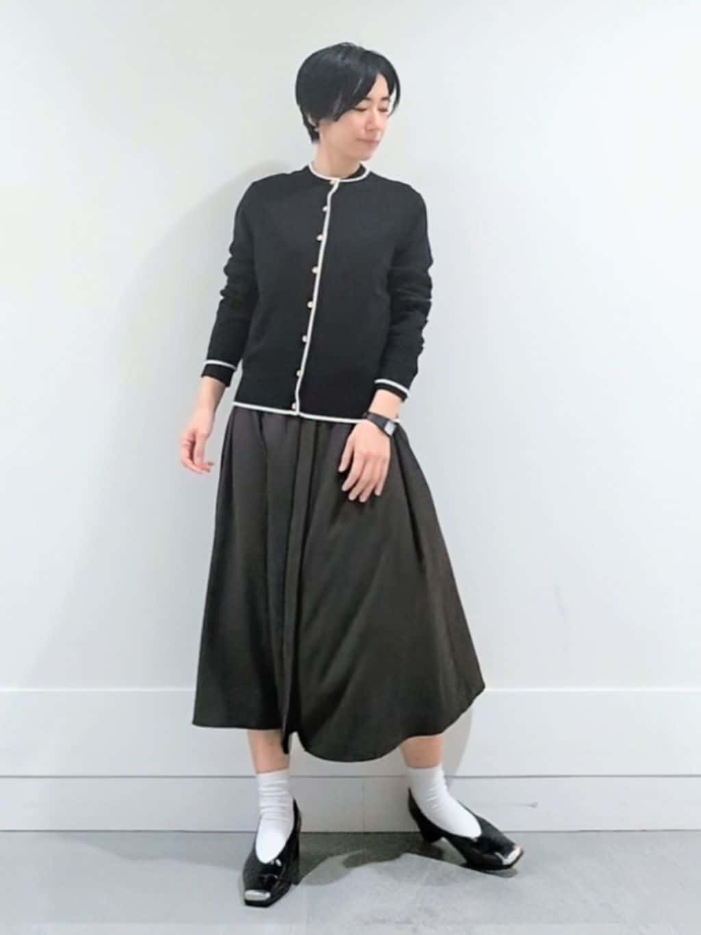 ミズタさんの「UNTITLED｜【アンサンブル可/洗える】ウォームスパン カーディガン」を使ったコーディネート