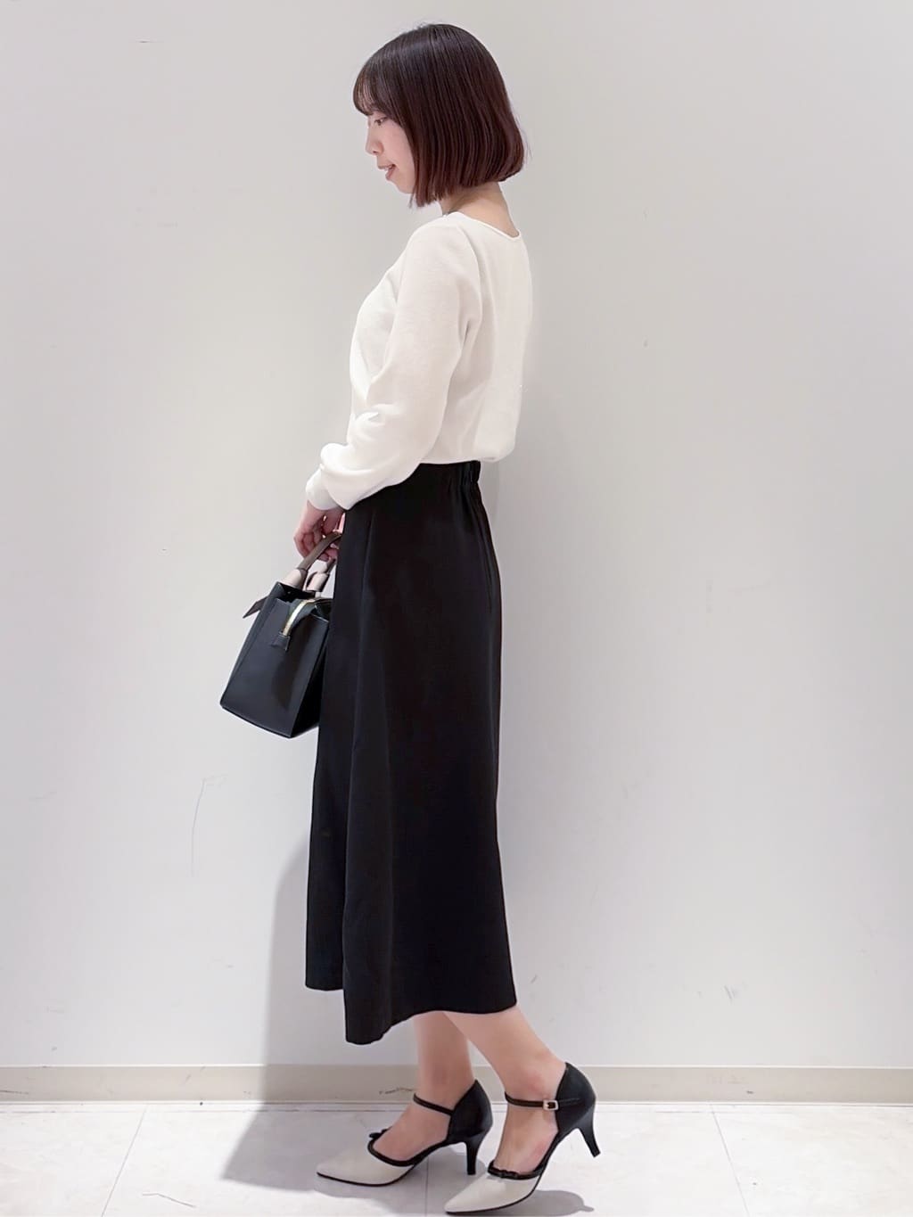 yurinaさんの「index｜ラメスカラップビジューデザインニット【洗濯機OK】《6col／S～LL》」を使ったコーディネート