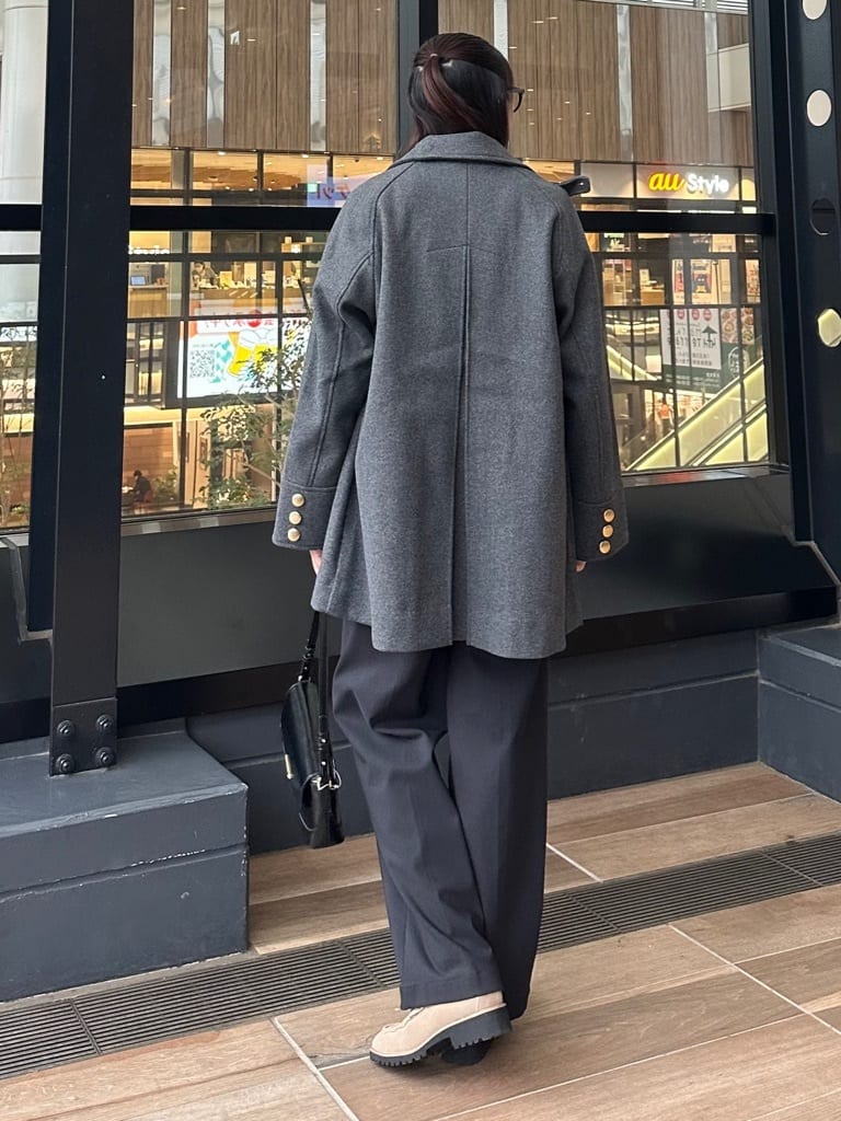 cottonさんの「THE SHOP TK｜【すっきりシルエットが叶う】大人のためのVネックニット/毛玉になりにくい/静電気防止/洗濯機OK」を使ったコーディネート