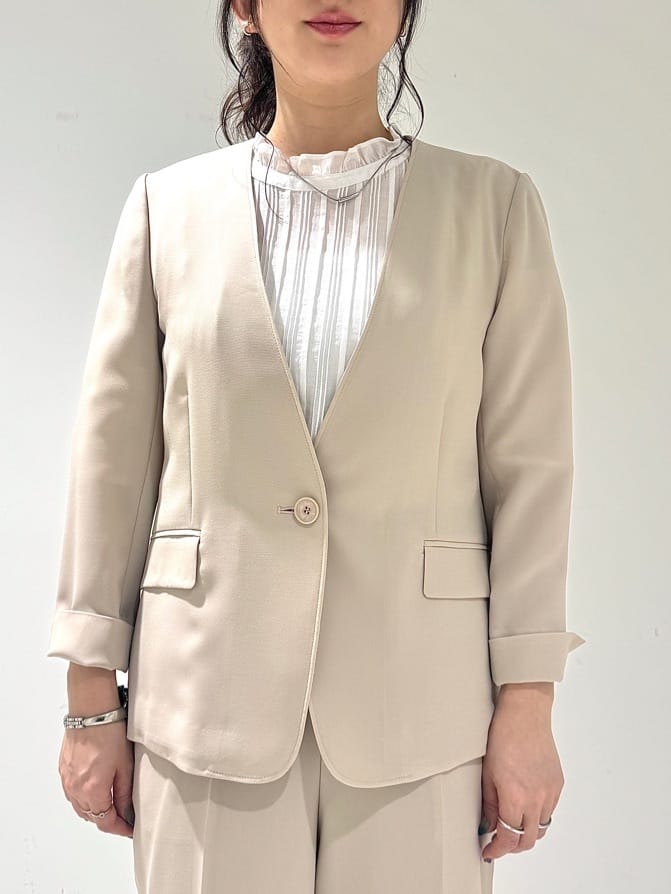 そんさんの「INDIVI｜【手洗い可／通勤】ノーカラージャケット」を使ったコーディネート