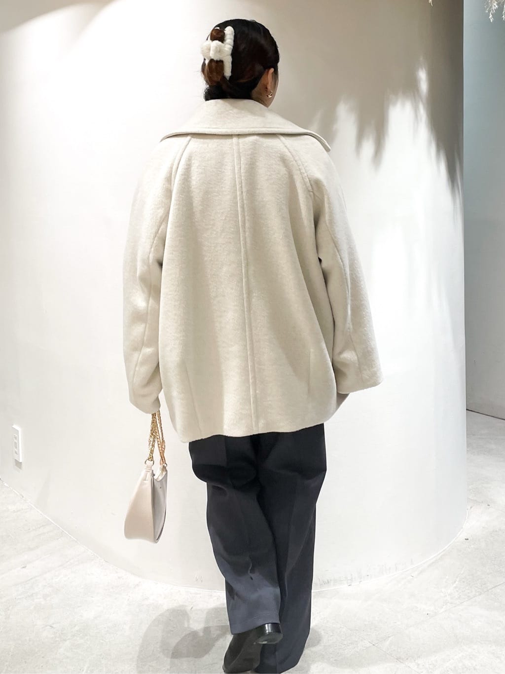 かりんさんの「OPAQUE.CLIP｜カシミヤブレンドウールミドルピーコート」を使ったコーディネート