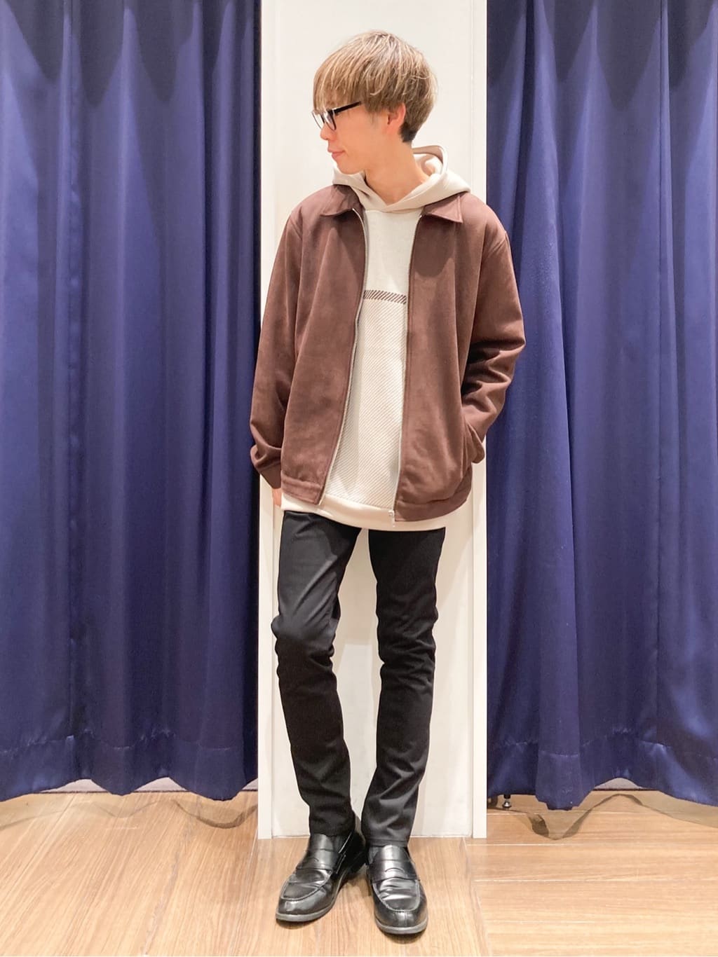 つーじーさんの「THE SHOP TK｜【大人の休日スタイルにはこれ！】フロントチェック柄ニットパーカ　洗濯機OK」を使ったコーディネート