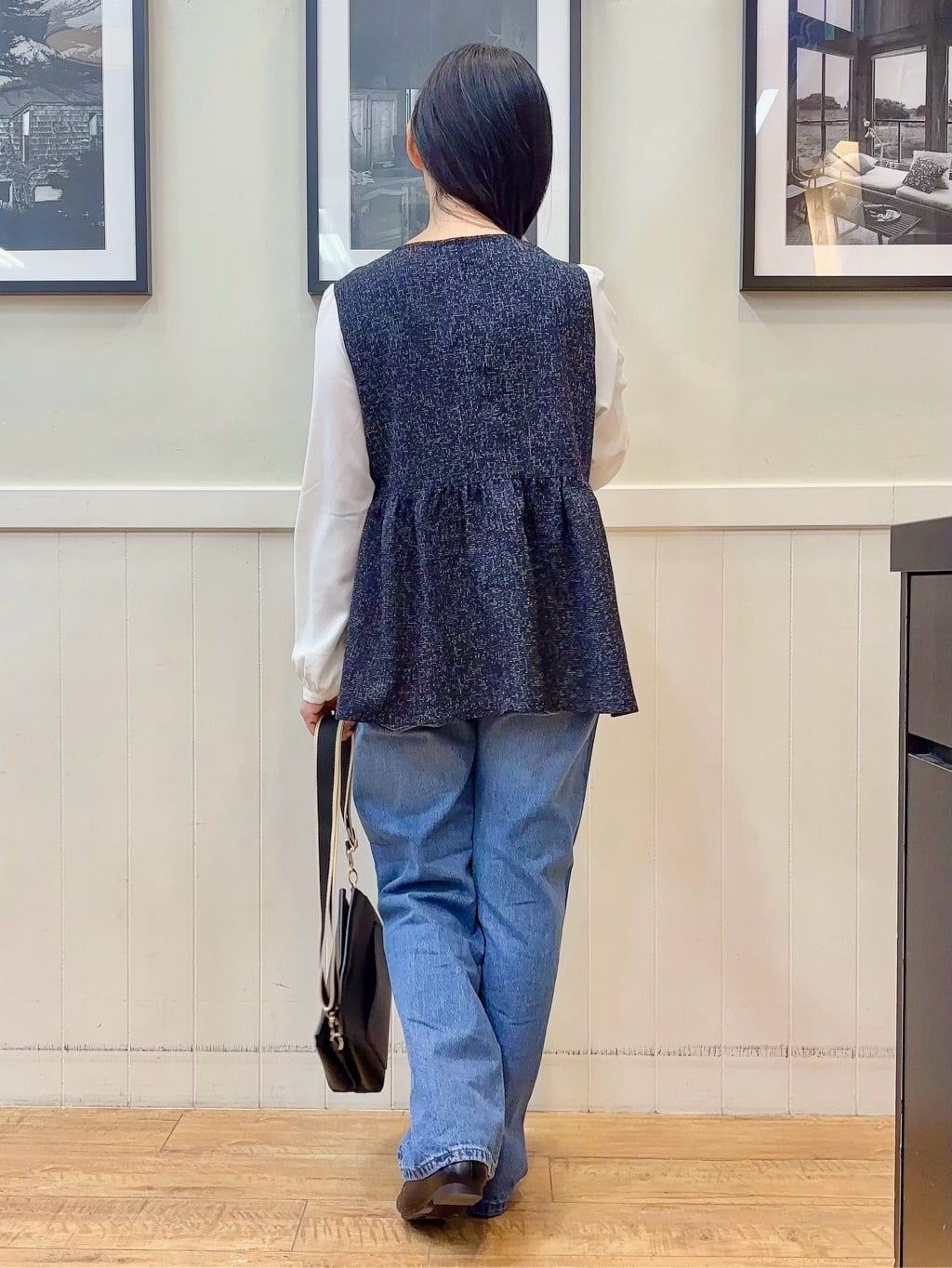 ゆうさんの「SHOO･LA･RUE｜【SHOO・LA・RUE DENIM/SS-LL】程よい厚みの ストレートデニムパンツ（10.5オン」を使ったコーディネート