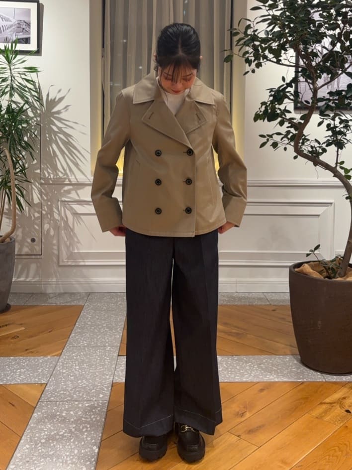 pupiさんの「DRESSTERIOR｜【ウォッシャブル/撥水素材】Aラインショートトレンチジャケット」を使ったコーディネート