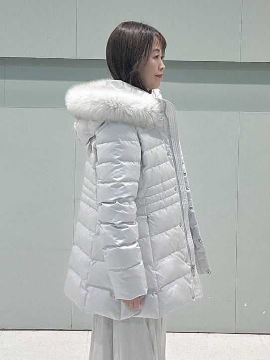 makiさんの「UNTITLED｜【はっ水機能/フード取り外し可】ミディダウンコート」を使ったコーディネート