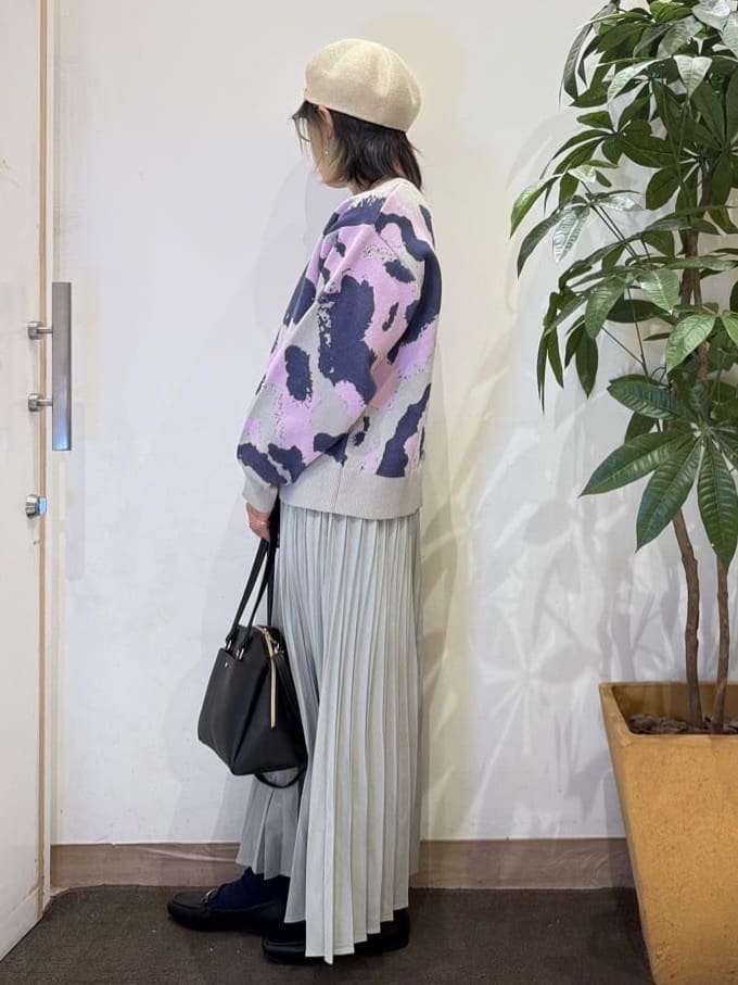 misakiさんの「SHOO･LA･RUE｜【洗濯機可/S-LL】1枚で華やかに ラメ入りニュアンス柄ニット」を使ったコーディネート