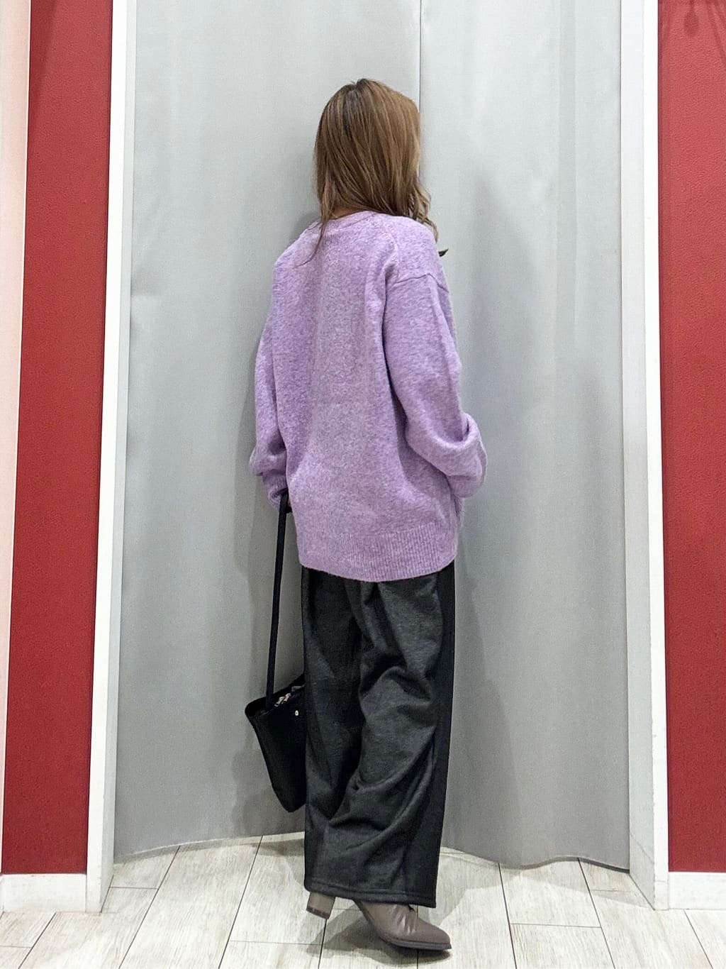 shioさんの「SHOO･LA･RUE｜【高レビュー】デニム見え 裏起毛ワイドパンツ」を使ったコーディネート