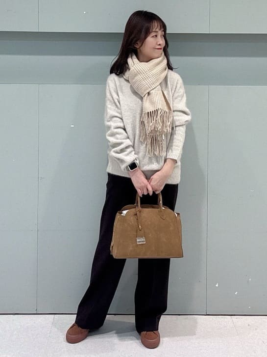 makiさんの「UNTITLED｜【大人な品格/ふわふわニット】フォックスカシミヤ コクーンニット」を使ったコーディネート