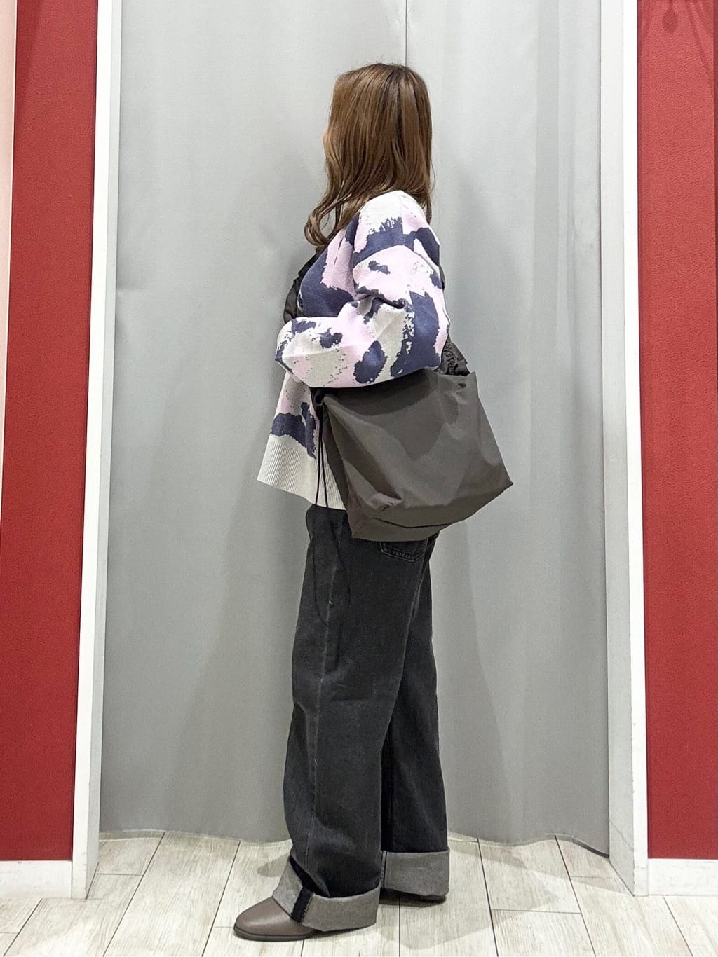 shioさんの「SHOO･LA･RUE｜【洗濯機可/S-LL】1枚で華やかに ラメ入りニュアンス柄ニット」を使ったコーディネート