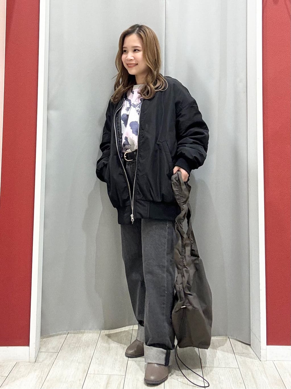 shioさんの「SHOO･LA･RUE｜【洗濯機可/S-LL】1枚で華やかに ラメ入りニュアンス柄ニット」を使ったコーディネート