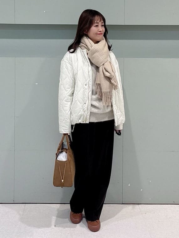 makiさんの「UNTITLED｜【大人な品格/ふわふわニット】フォックスカシミヤ コクーンニット」を使ったコーディネート