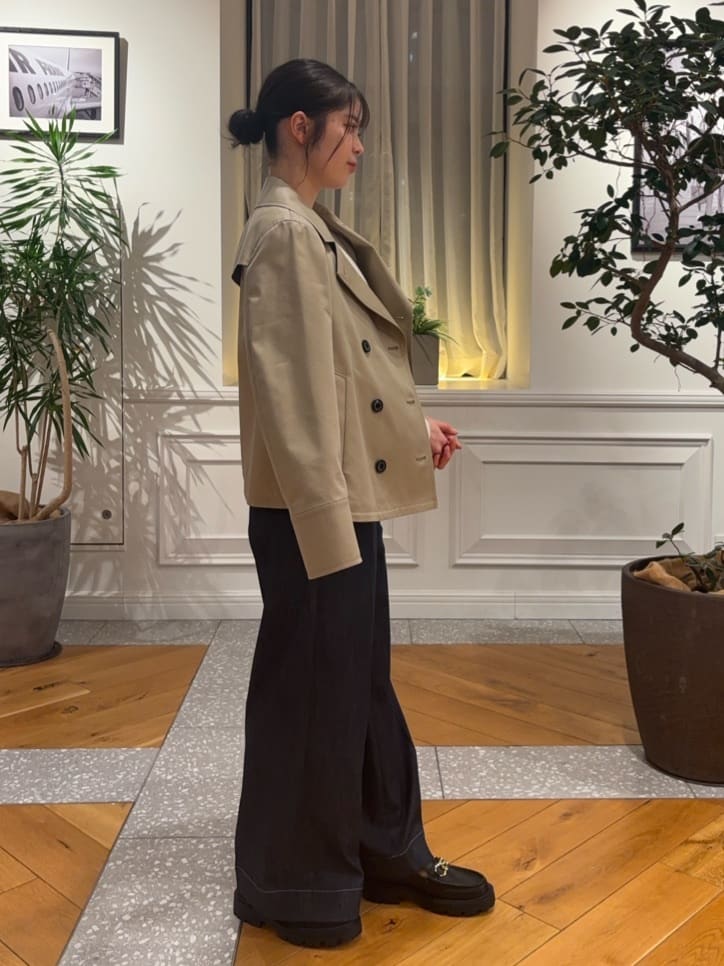 pupiさんの「DRESSTERIOR｜【ウォッシャブル/撥水素材】Aラインショートトレンチジャケット」を使ったコーディネート